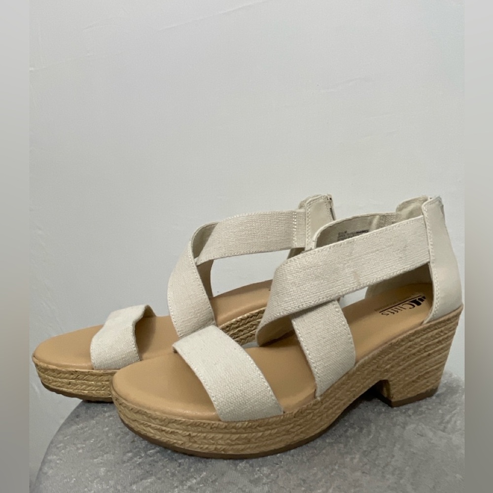 Cliffsby White Mountain Blake Beige Strap Wedge Sandals Size 9.5M(B11)